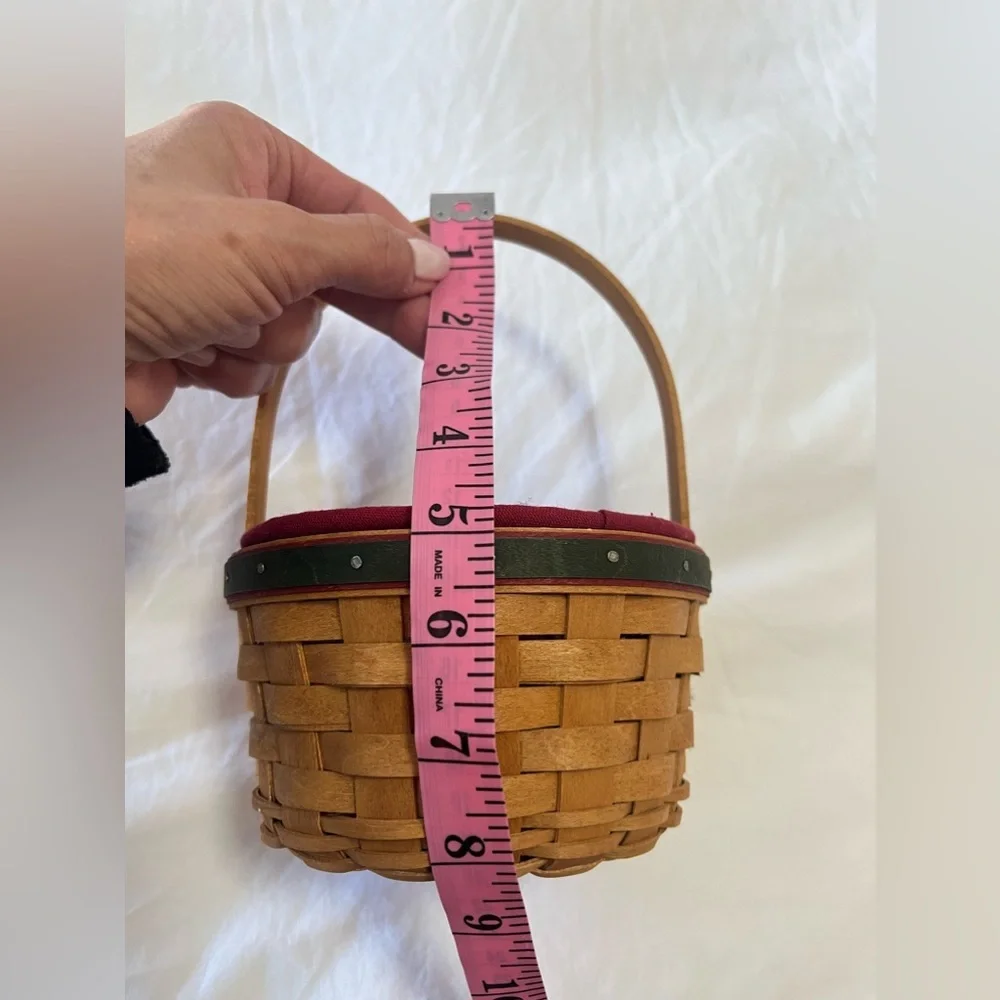 Longaberger 2005 Holiday Helper Discovery Basket Combo with Liner and Protector